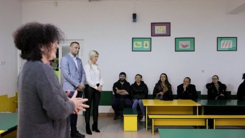 PODRŠKA RODITELJIMA MALE DECE: Više od 50 Vrščana želi da učestvuje u projektu „Podsticajno roditeljstvo“ PODRŠKA RODITELJIMA MALE DECE: Više od 50 Vrščana želi da učestvuje u projektu „Podsticajno roditeljstvo“