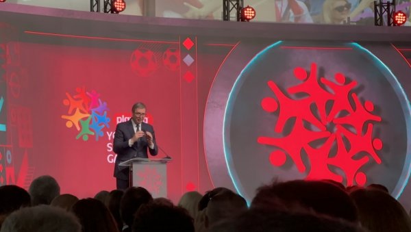 ВУЧИЋ НА ЦЕРЕМОНИЈИ У САВА ЦЕНТРУ: Немачка фудбалска легенда Карл Хајнц Румениге нови амбасадор Спортских игара младих (ФОТО/ВИДЕО) ВУЧИЋ НА ЦЕРЕМОНИЈИ У САВА ЦЕНТРУ: Немачка фудбалска легенда Карл Хајнц Румениге нови амбасадор Спортских игара младих (ФОТО/ВИДЕО)