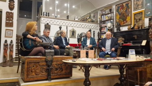 SLAVOMIRU GVOZDENOVIĆU URUČENA NAGRADA UDRUŽENJA KNJIŽEVNIKA SIMO MATAVULJ: Na književnoj večeri u Adligatu Gvozdenović i Miroslav Aleksić SLAVOMIRU GVOZDENOVIĆU URUČENA NAGRADA UDRUŽENJA KNJIŽEVNIKA SIMO MATAVULJ: Na književnoj večeri u Adligatu Gvozdenović i Miroslav Aleksić