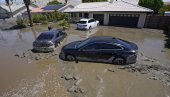 NOVO SNAŽNO NEVREME PRETI KALIFORNIJI: Poplave i klizišta odneli žrtve, 150.000 bez struje