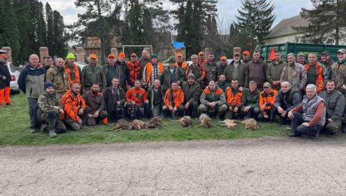 LOVNI TURIZAM POTENCIJAL BARICA: U južnobanatskom selu organizovana hajka na lisice i šakale LOVNI TURIZAM POTENCIJAL BARICA: U južnobanatskom selu organizovana hajka na lisice i šakale