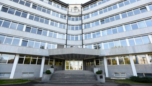 ZAŠTO JE SRBIJA NA UDARU ŠPIJUNA? Oduvek između Istoka i Zapada - Ovo su pitanja zbog kojih strane službe interesuje šta se dešava kod nas ZAŠTO JE SRBIJA NA UDARU ŠPIJUNA? Oduvek između Istoka i Zapada - Ovo su pitanja zbog kojih strane službe interesuje šta se dešava kod nas