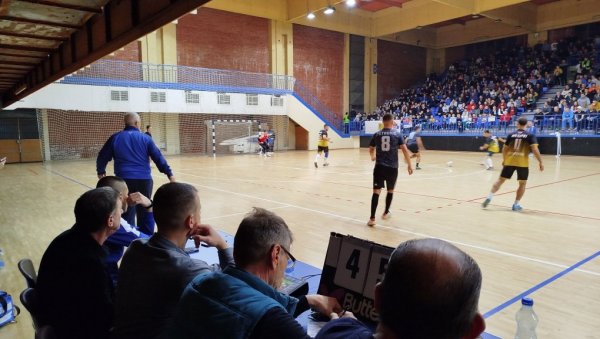 ПРВЕНСТВО МЕСНИХ ЗАЈЕДНИЦА У МАЛОМ ФУДБАЛУ: За викенд наставак турнира у Параћину ПРВЕНСТВО МЕСНИХ ЗАЈЕДНИЦА У МАЛОМ ФУДБАЛУ: За викенд наставак турнира у Параћину