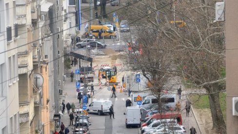 ULICA U CENTRU PONOVO ZATVORENA, SADA NA DELU OD PALMOTIĆEVE DO TAKOVSKE: U Kosovskoj još rade na vodovodu ULICA U CENTRU PONOVO ZATVORENA, SADA NA DELU OD PALMOTIĆEVE DO TAKOVSKE: U Kosovskoj još rade na vodovodu