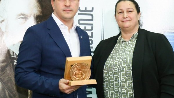 Пливач Андреј Барна добитник Медаље Лајоша Вермеша Пливач Андреј Барна добитник Медаље Лајоша Вермеша
