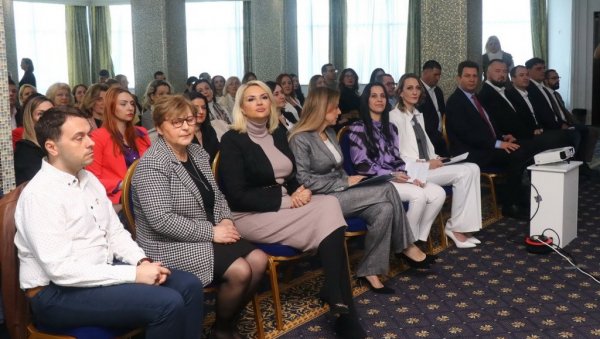 У КАСИ ВИШЕ ПАРА ЗА РЕТКЕ БОЛЕСТИ: Шабац пример добре праксе, грда који брине о социјалној политици У КАСИ ВИШЕ ПАРА ЗА РЕТКЕ БОЛЕСТИ: Шабац пример добре праксе, грда који брине о социјалној политици