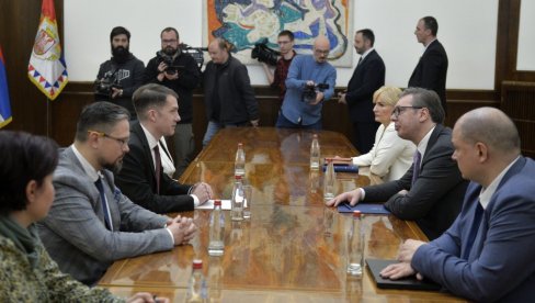 VUČIĆ NASTAVIO KONSULTACIJE O NOVOM MANDATARU: Razgovarao sa predstavnicima liste Zukorlića i Žigmanova VUČIĆ NASTAVIO KONSULTACIJE O NOVOM MANDATARU: Razgovarao sa predstavnicima liste Zukorlića i Žigmanova