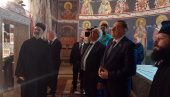 SPC JE KLJUČNA ZA OČUVANJE SRPSKOG IDENTITETA: Dodik i Mandić u Sabornom hramu Hristovog vaskrsenja u Podgorici SPC JE KLJUČNA ZA OČUVANJE SRPSKOG IDENTITETA: Dodik i Mandić u Sabornom hramu Hristovog vaskrsenja u Podgorici