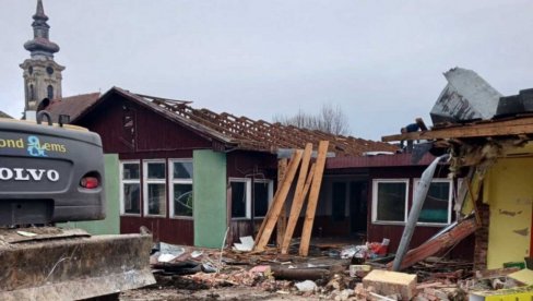 POTPISAN DUGOIŠČEKIVANI UGOVOR: Uskoro počinje izgradnja novog vrtića u Banatskom Karlovcu POTPISAN DUGOIŠČEKIVANI UGOVOR: Uskoro počinje izgradnja novog vrtića u Banatskom Karlovcu