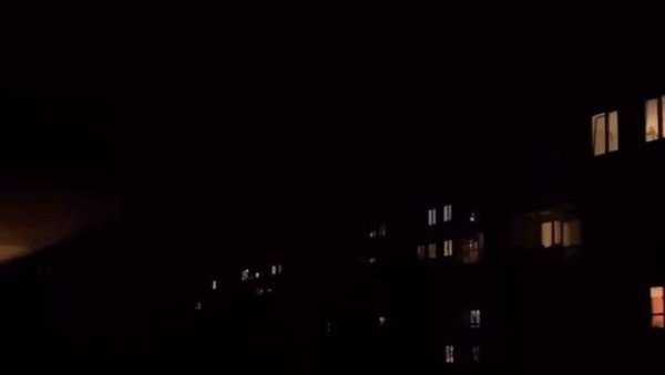 СА БАНДЕРЕ - МРАК: Житељи Ресника у претходном периоду нису имали улично осветљење СА БАНДЕРЕ - МРАК: Житељи Ресника у претходном периоду нису имали улично осветљење