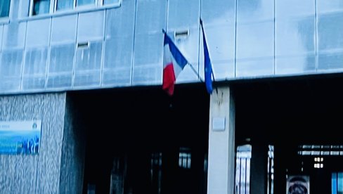 UČITELJ SNIMAO PESME U SLAVU ISLAMSKE DRŽAVE: Kolege, đaci i roditelji ne mogu da dođu sebi UČITELJ SNIMAO PESME U SLAVU ISLAMSKE DRŽAVE: Kolege, đaci i roditelji ne mogu da dođu sebi