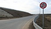 NOVOIZGRAĐENA PETLJA SPAS ZA GRAĐANE SURČINA: Iz Jakova na auto-put za nekoliko minuta NOVOIZGRAĐENA PETLJA SPAS ZA GRAĐANE SURČINA: Iz Jakova na auto-put za nekoliko minuta