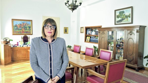 ГОЈКОВИЋ: Недопустиво је насиље, а посебно лицемерно када је део политичке борме они који се тобоже залажу за Србију против насиља ГОЈКОВИЋ: Недопустиво је насиље, а посебно лицемерно када је део политичке борме они који се тобоже залажу за Србију против насиља