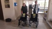 ХУМАНЕ НИШЛИЈЕ: Од сакупљених чепова донирали колица Инфективној клиници ХУМАНЕ НИШЛИЈЕ: Од сакупљених чепова донирали колица Инфективној клиници