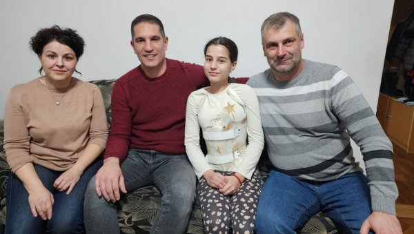 НАЂИНА ЖЕЉА ЈЕ ДА ПРОХОДА: Кикинда се ујединила да сакупи новац за лечење младе суграђанке НАЂИНА ЖЕЉА ЈЕ ДА ПРОХОДА: Кикинда се ујединила да сакупи новац за лечење младе суграђанке