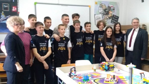 НЕСВАКИДАШЊА ИНОВАЦИЈА ТАЛЕНТОВАНЕ ЕКИПЕ ОШ КРАЉ ПЕТАР ПРВИ У ПОЖАРЕВЦУ Хари Потер и Шах на глас НЕСВАКИДАШЊА ИНОВАЦИЈА ТАЛЕНТОВАНЕ ЕКИПЕ ОШ КРАЉ ПЕТАР ПРВИ У ПОЖАРЕВЦУ Хари Потер и Шах на глас