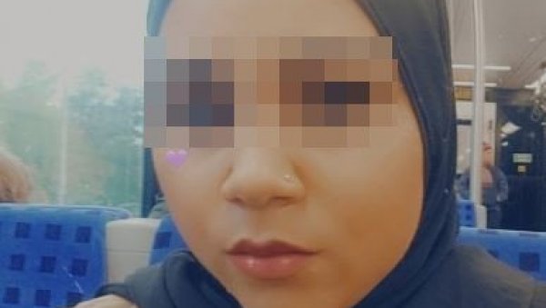 ОВО ЈЕ ЖЕНА КОЈУ ЈЕ УБИО НЕВЕНЧАНИ СУПРУГ: Ножем јој пресудио док су били у гостима, па покушао да побегне (ФОТО) ОВО ЈЕ ЖЕНА КОЈУ ЈЕ УБИО НЕВЕНЧАНИ СУПРУГ: Ножем јој пресудио док су били у гостима, па покушао да побегне (ФОТО)
