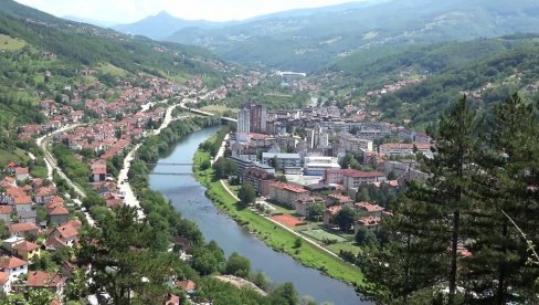 PETI MANDAT PREPUN PROJEKATA: Lazar Rvović ostaje na čelu lokalne samouprave u Priboju PETI MANDAT PREPUN PROJEKATA: Lazar Rvović ostaje na čelu lokalne samouprave u Priboju