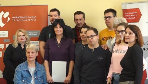 VEĆE ŠANSE ZA ZAPOSLENJE: U Subotici deset osoba sa invaliditetom završilo informatičku obuku VEĆE ŠANSE ZA ZAPOSLENJE: U Subotici deset osoba sa invaliditetom završilo informatičku obuku