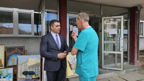 БЕБЕ ДОЧЕКУЈУ И СЛИКАМА: ГО Медијана нишком породилишту даровала десет уметничких дела БЕБЕ ДОЧЕКУЈУ И СЛИКАМА: ГО Медијана нишком породилишту даровала десет уметничких дела