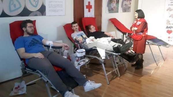 АКЦИЈА ДОБРОВОЉНОГ ДАВАЛАШТВА: Хумани Неготинци донирали 69 јединица крви АКЦИЈА ДОБРОВОЉНОГ ДАВАЛАШТВА: Хумани Неготинци донирали 69 јединица крви