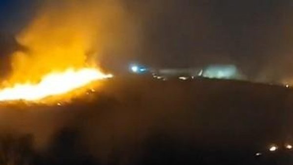 ГОРЕЛО НИСКО РАСТИЊЕ: Локализован пожар код Лединаца (ВИДЕО) ГОРЕЛО НИСКО РАСТИЊЕ: Локализован пожар код Лединаца (ВИДЕО)