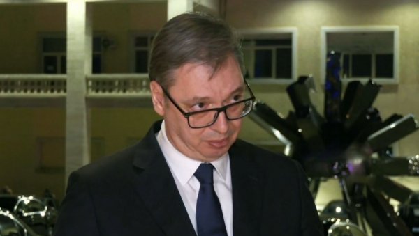 КУРТИ ЖЕЛИ ДА ИСЕЛИ СРБЕ СА КиМ Вучић: Сузе ми крећу сваки пут кад видим наш народ да чека испред банкомата КУРТИ ЖЕЛИ ДА ИСЕЛИ СРБЕ СА КиМ Вучић: Сузе ми крећу сваки пут кад видим наш народ да чека испред банкомата