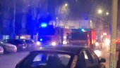 ИЗГОРЕО СТАН У СМЕДЕРЕВУ: Настала огромна материјална штета, екипе на терену (ВИДЕО) ИЗГОРЕО СТАН У СМЕДЕРЕВУ: Настала огромна материјална штета, екипе на терену (ВИДЕО)