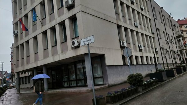 ЛОЗНИЦА ДОБИЈА НОВУ ИЗВРШНУ ВЛАСТ: Сутра седница локалног парламента ЛОЗНИЦА ДОБИЈА НОВУ ИЗВРШНУ ВЛАСТ: Сутра седница локалног парламента