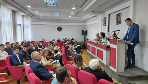 BESPLATNI UDŽBENICI ZA POŽEŠKE OSNOVCE: Budžet naklonjen roditeljima i đacima BESPLATNI UDŽBENICI ZA POŽEŠKE OSNOVCE: Budžet naklonjen roditeljima i đacima