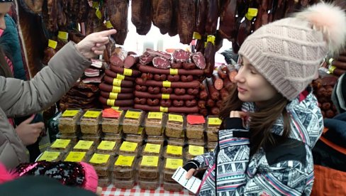 POČINJE PRŠUTIJADA U MAČKATU: Gastronomska fešta pod Zlatiborom POČINJE PRŠUTIJADA U MAČKATU: Gastronomska fešta pod Zlatiborom