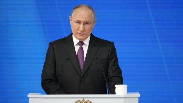 ПУТИН О СЛАЊУ НАТО ТРУПА У УКРАЈИНУ: Имамо оружје које може да погоди циљеве на њиховој територији (ВИДЕО) ПУТИН О СЛАЊУ НАТО ТРУПА У УКРАЈИНУ: Имамо оружје које може да погоди циљеве на њиховој територији (ВИДЕО)