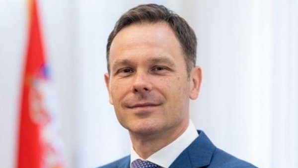 ПРИВРЕДА СРБИЈЕ НАСТАВЉА ДА РАСТЕ И РАЗВИЈА СЕ: Министар Мали изнео најновије податке о стању наше економије ПРИВРЕДА СРБИЈЕ НАСТАВЉА ДА РАСТЕ И РАЗВИЈА СЕ: Министар Мали изнео најновије податке о стању наше економије