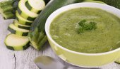 ZELENI UŽITAK: Recept za osvežavajuću čorbu od tikvica i sočiva ZELENI UŽITAK: Recept za osvežavajuću čorbu od tikvica i sočiva