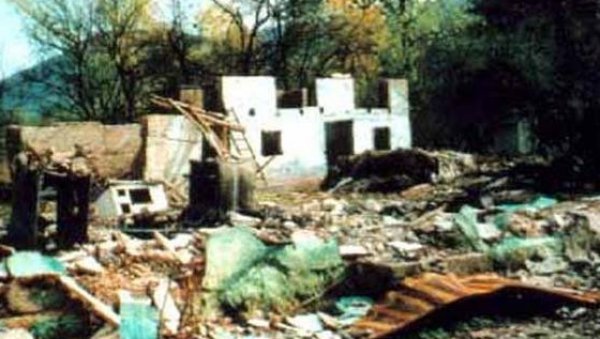ОДСЕКЛИ ЈОЈ ГЛАВУ ЗБОГ БРАКА СА СРБИНОМ: Откривено ко су троје идентификованих у Загребу, страдали у акцијама Олуја и Медачки џеп (ФОТО) ОДСЕКЛИ ЈОЈ ГЛАВУ ЗБОГ БРАКА СА СРБИНОМ: Откривено ко су троје идентификованих у Загребу, страдали у акцијама Олуја и Медачки џеп (ФОТО)