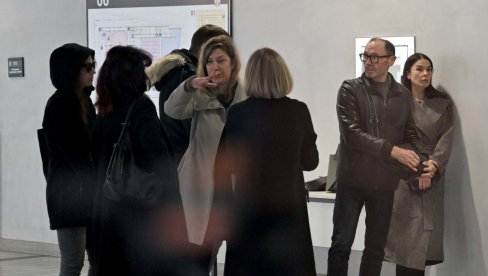 MORALA SAM DA IDENTIFIKUJEM UBIJENU DECU: U parnici protiv Koste i roditelja svedočila razredna 7/2 Dragana Tomić MORALA SAM DA IDENTIFIKUJEM UBIJENU DECU: U parnici protiv Koste i roditelja svedočila razredna 7/2 Dragana Tomić