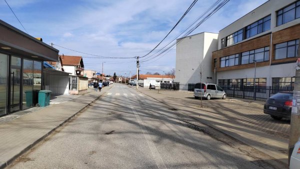 КАЖЊЕНИ АЛБАНЦИ: Тзв. Косовска полиција новчано санкционисала нападаче који су претили групи српских дечака у Лапљем селу КАЖЊЕНИ АЛБАНЦИ: Тзв. Косовска полиција новчано санкционисала нападаче који су претили групи српских дечака у Лапљем селу