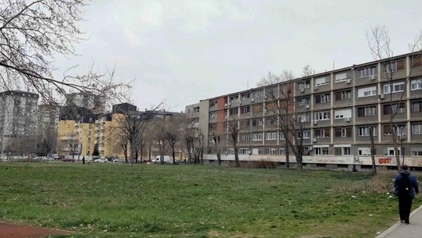СМЕТА ИМ СВЕТИЊА ПОСВЕЋЕНА ЖРТВАМА НОВОСАДСКЕ РАЦИЈЕ: Најаву градње храма на Штранду део опозиције осуђује, а неки грађани спремају протест СМЕТА ИМ СВЕТИЊА ПОСВЕЋЕНА ЖРТВАМА НОВОСАДСКЕ РАЦИЈЕ: Најаву градње храма на Штранду део опозиције осуђује, а неки грађани спремају протест