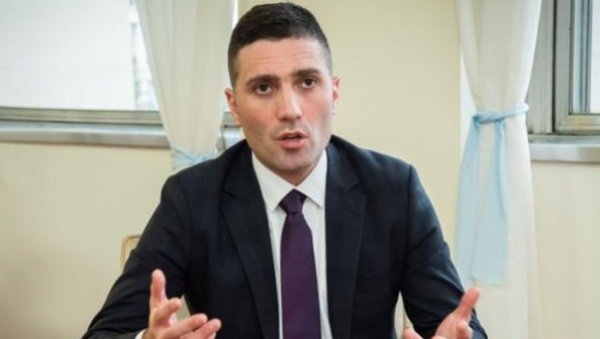 ТЕРЗИЋ ПОРУЧИО СТЕФАНОВИЋУ: Брани РТС јер о њиховом трошку иде на концерт у Беч ТЕРЗИЋ ПОРУЧИО СТЕФАНОВИЋУ: Брани РТС јер о њиховом трошку иде на концерт у Беч