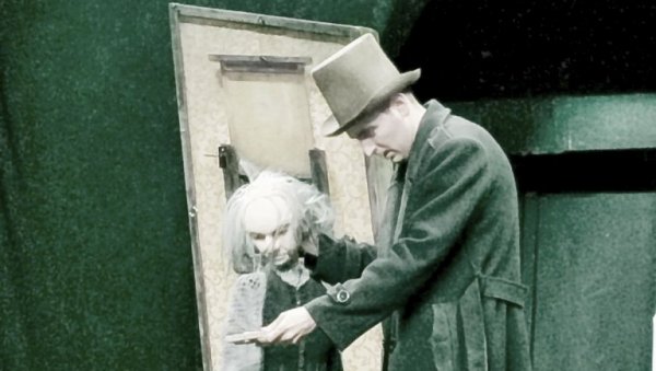 “ЗЛОЧИН И КАЗНА“ ЗА СРЕДЊОШКОЛЦЕ: Премијера по романа Достојевског у новосадском Позоришту младих “ЗЛОЧИН И КАЗНА“ ЗА СРЕДЊОШКОЛЦЕ: Премијера по романа Достојевског у новосадском Позоришту младих