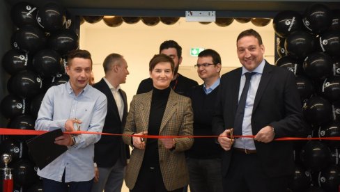 800 RADNIH MESTA: Brnabićeva otvorila predstavništvo kompanije Vorgejming u Srbiji (FOTO) 800 RADNIH MESTA: Brnabićeva otvorila predstavništvo kompanije Vorgejming u Srbiji (FOTO)