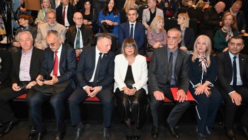 PODSTREK I ZA MLADE GLUMCE: Komadom Sladoled otvorena Mala scena niškog pozorišta (FOTO) PODSTREK I ZA MLADE GLUMCE: Komadom Sladoled otvorena Mala scena niškog pozorišta (FOTO)