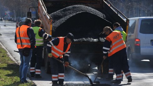 IZMENA REŽIMA SAOBRAĆAJA U VETERNIKU : Renovira se Novosadski put IZMENA REŽIMA SAOBRAĆAJA U VETERNIKU : Renovira se Novosadski put