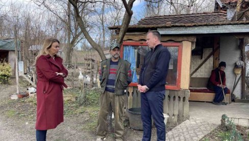 ПРВО ДОКУМЕНТА, ПА СТРУЈА: Комесаријат за избеглице и Град Чачак помажу породици Берић