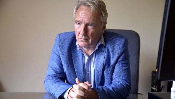 ОДБИТИ ВАКЦИНУ ИСТО ЈЕ ШТО И ПРОЋИ КРОЗ ЦРВЕНО НА СЕМАФОРУ: Примаријус др Војислав Лекић из педијатријске болнице Олга Поповић Дедијер ОДБИТИ ВАКЦИНУ ИСТО ЈЕ ШТО И ПРОЋИ КРОЗ ЦРВЕНО НА СЕМАФОРУ: Примаријус др Војислав Лекић из педијатријске болнице Олга Поповић Дедијер