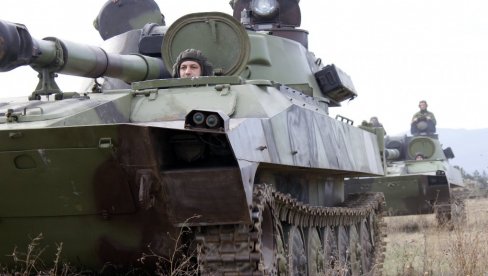 POGLEDAJTE – SRPSKE GVOZDIKE: Artiljerci na obuci (FOTO) POGLEDAJTE – SRPSKE GVOZDIKE: Artiljerci na obuci (FOTO)
