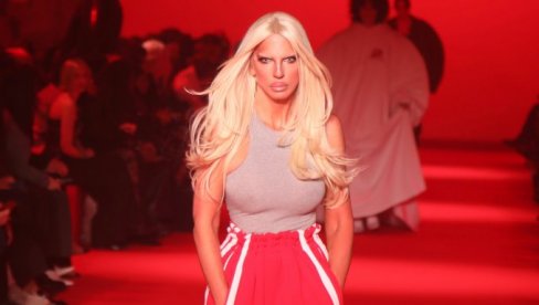 JAVNO SE OBRATILA VESNI ZMIJANAC: Jelena Karleuša odmah reagovala nakon što je starija koleginica otkrila kako mišljenje ima o njoj JAVNO SE OBRATILA VESNI ZMIJANAC: Jelena Karleuša odmah reagovala nakon što je starija koleginica otkrila kako mišljenje ima o njoj