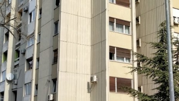 УБИЛИ ДЕЦУ У СТАНУ? Ово је брачни пар из Новог Сада, пре самоубиства држали се за руке УБИЛИ ДЕЦУ У СТАНУ? Ово је брачни пар из Новог Сада, пре самоубиства држали се за руке