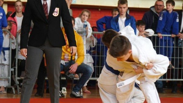 ПОД ПОКРОВИТЕЉСТВОМ СЕКРЕТАРИЈАТА ЗА СПОРТ: Трофеј Београда у џуду ПОД ПОКРОВИТЕЉСТВОМ СЕКРЕТАРИЈАТА ЗА СПОРТ: Трофеј Београда у џуду