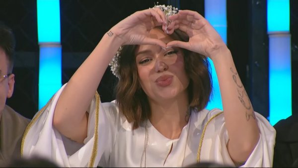 НИКАД СЕ ВИШЕ НЕЋУ ПРИЈАВИТИ НА ПЗЕ: Бресквица о томе шта је осећала на дан финала НИКАД СЕ ВИШЕ НЕЋУ ПРИЈАВИТИ НА ПЗЕ: Бресквица о томе шта је осећала на дан финала